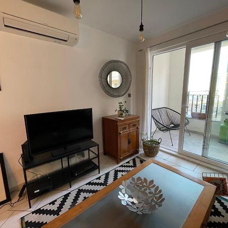 Spacious Seaview Sliema Apt, Steps From Valletta Ferry Exterior foto