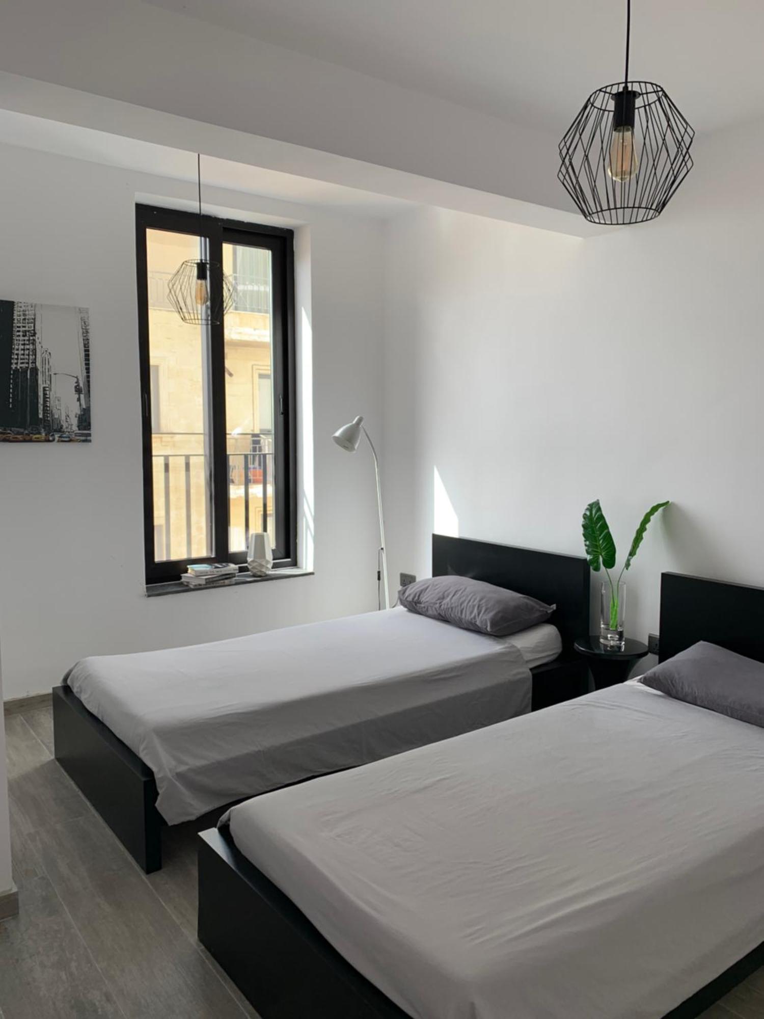 Spacious Seaview Sliema Apt, Steps From Valletta Ferry Exterior foto