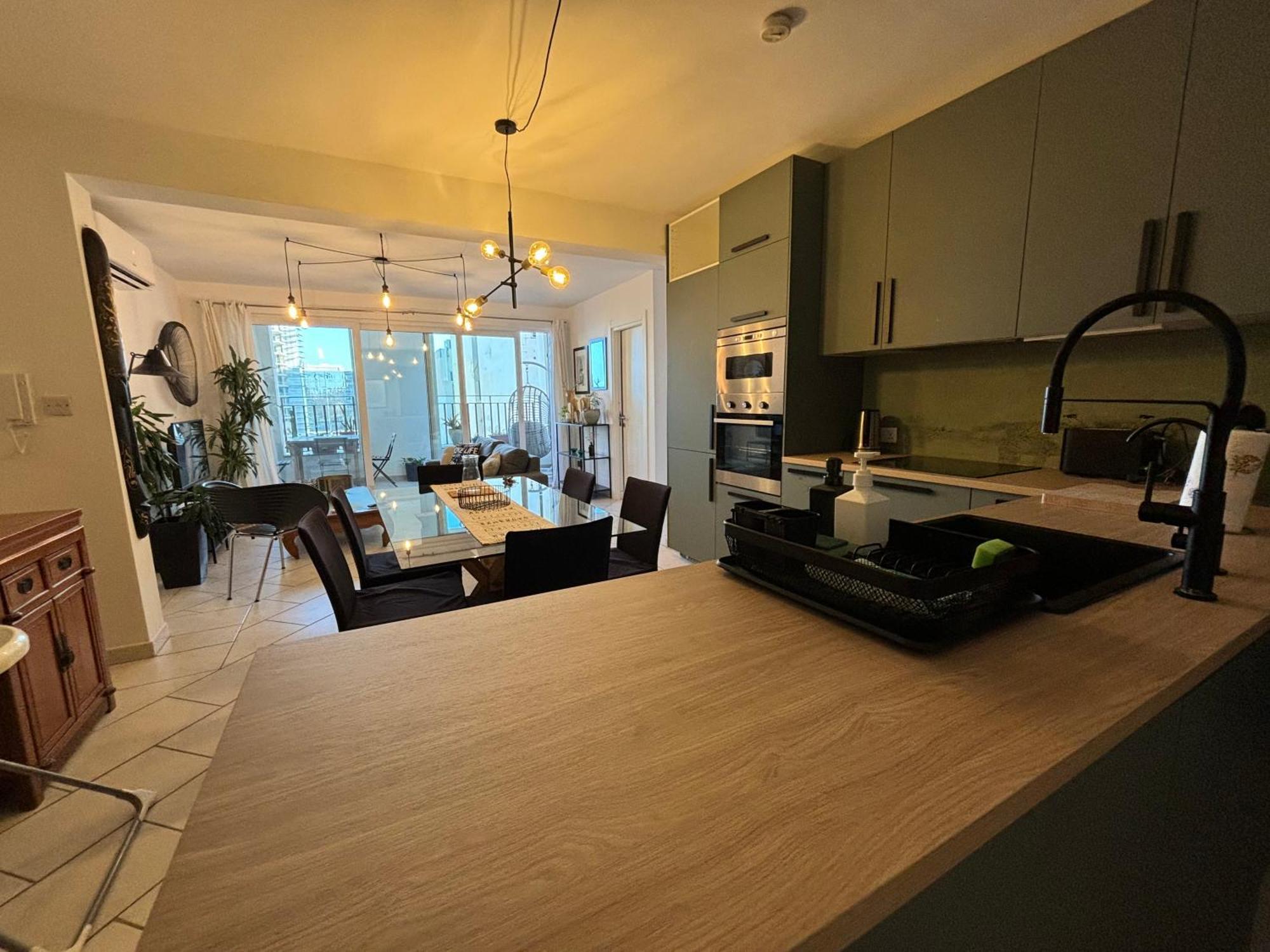 Spacious Seaview Sliema Apt, Steps From Valletta Ferry Exterior foto