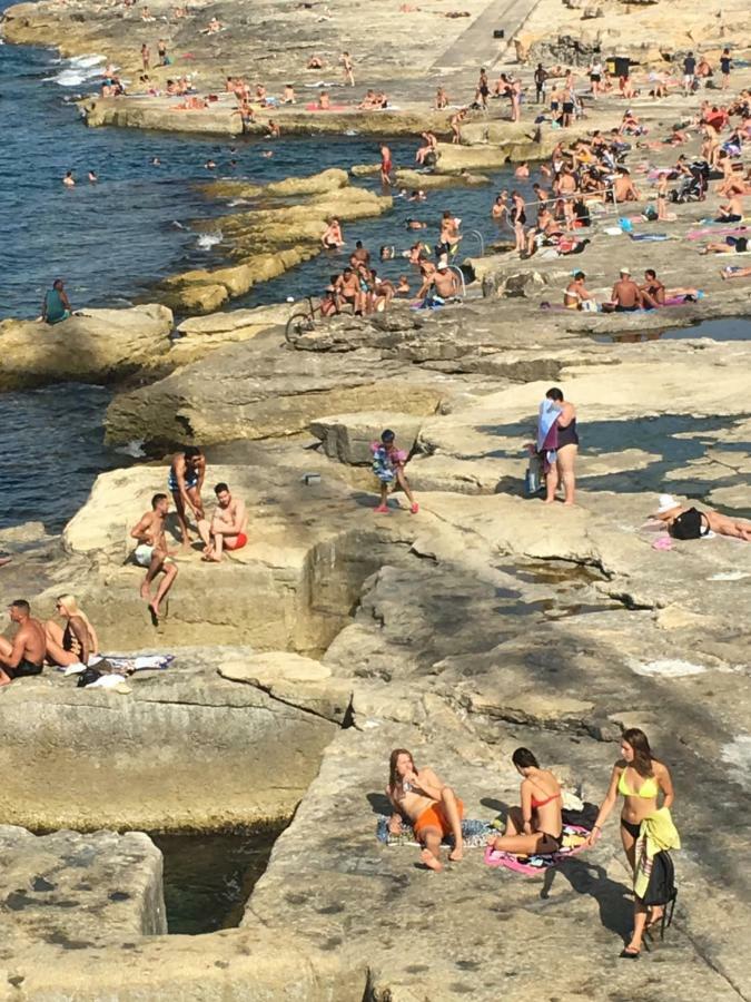 Spacious Seaview Sliema Apt, Steps From Valletta Ferry Exterior foto
